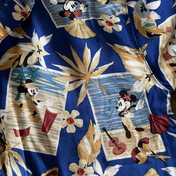 Disney size 6 Mickey/Minnie dress shirt - Picture 2 of 3